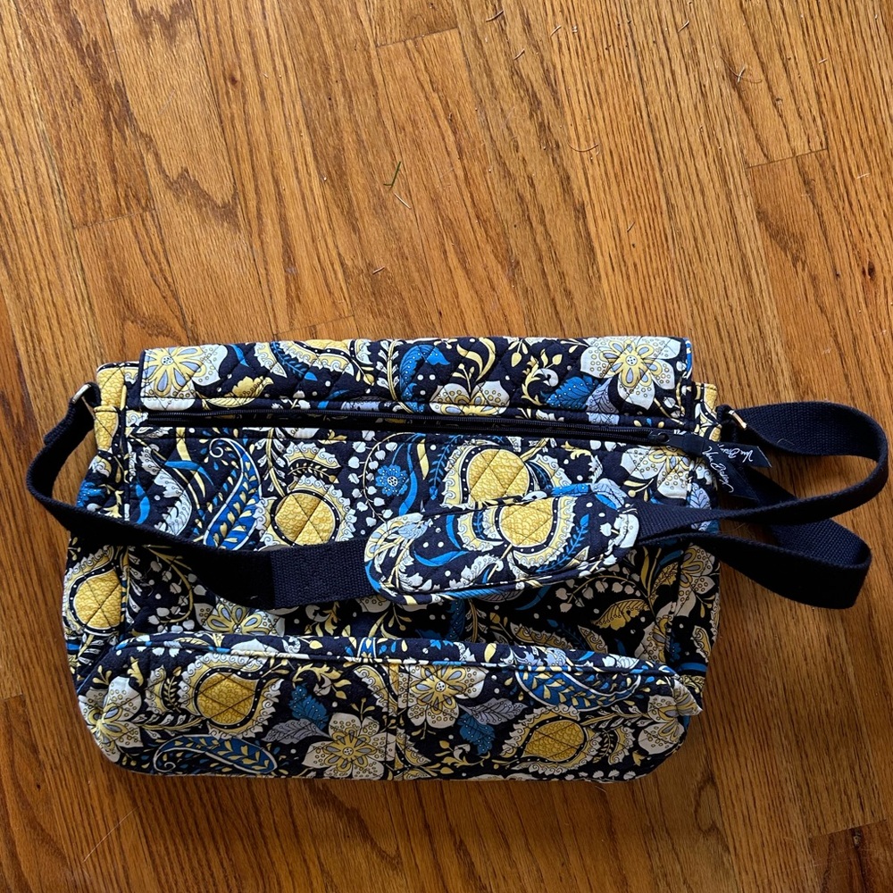NWOT Vera Bradley Messenger Bag Elephant - Picture 3 of 5